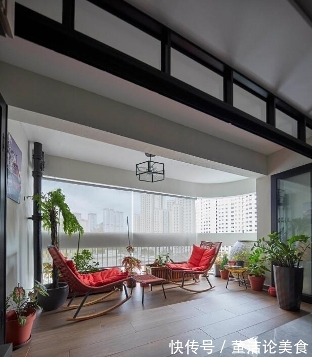 主卧|为了“脱贫”,132㎡的家能有多拼?房子住了5年,书桌是废品改的