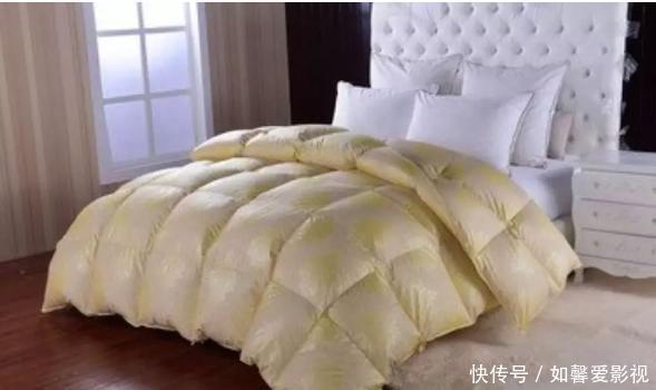 冬天到了家里旧羽绒服不要扔,这样利用,冬天超暖和