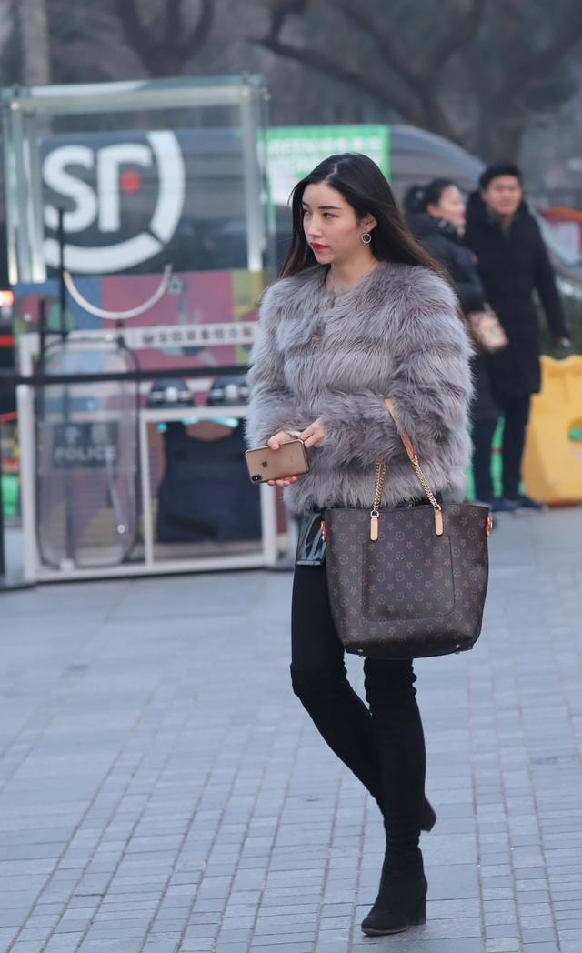 气质 打底裤精致之余又不失韵味,让你充满潇洒帅气的活力