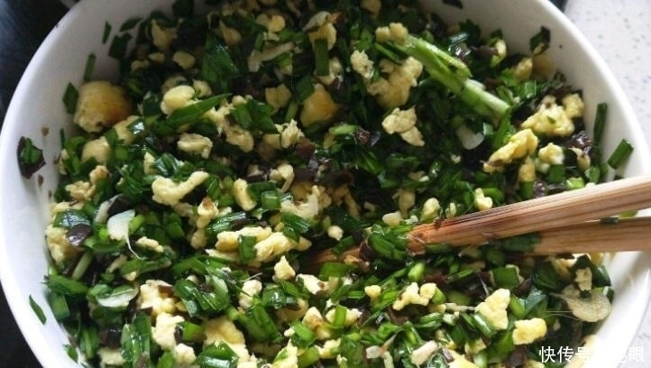 三伏天,馅饼油条靠边站,早餐吃它,全程不揉面,鲜香料足太香了