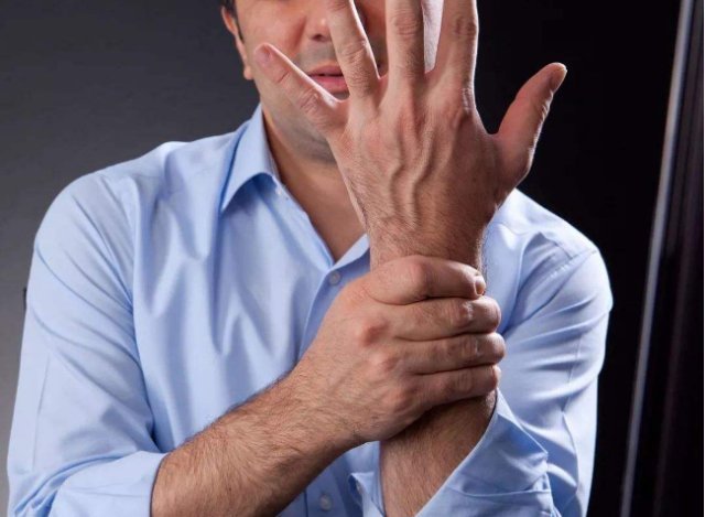 便秘人的福音,经常按摩“通便穴”,清空体内宿便,早知早受益