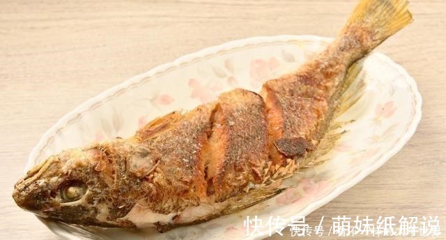 姜片|煎鱼别再抹姜片了，学会这样做，不管怎么煎都不沾锅，不破皮
