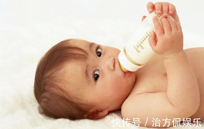 开水|给孩子冲奶粉时,家长尽量别用这种“水”,可能容易造成孩子贫血