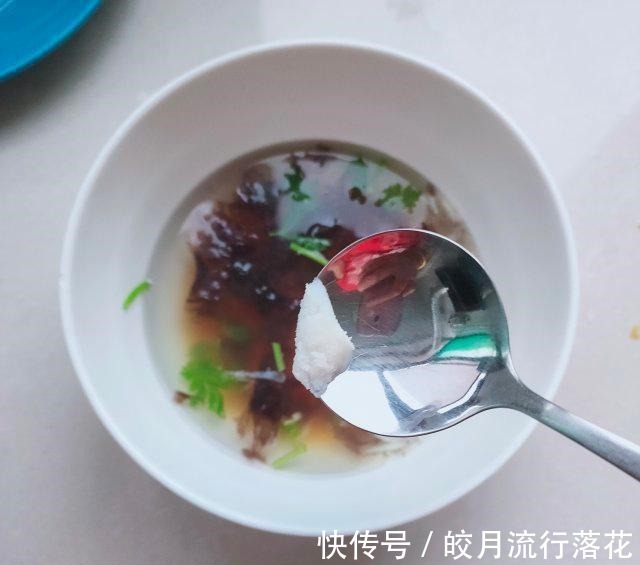 馄饨|紫菜酸汤馄饨，汤鲜味美，美味早餐！