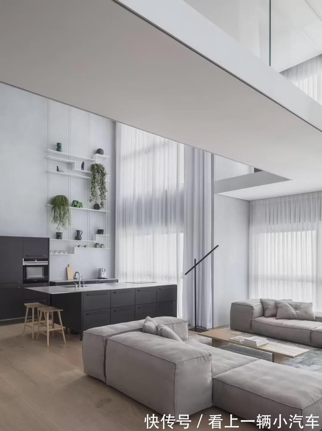 业主|80㎡顶楼挑空复式,装5m高落地窗+玻璃砖墙,变身“贵族公寓”!