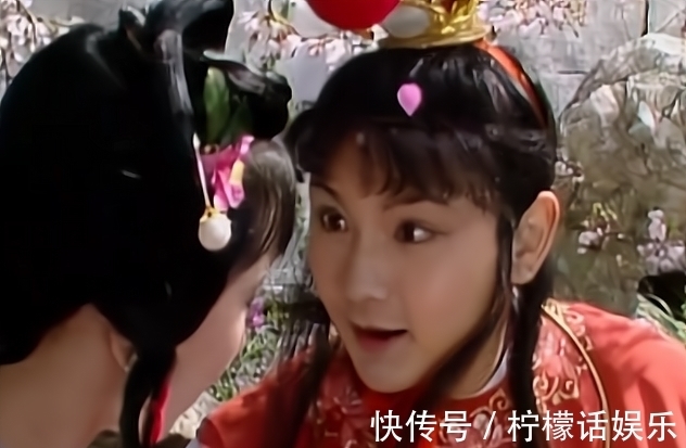 千金小姐!一件肚兜,一双鞋子,一个香袋,将钗黛湘的教养区分得明明白白