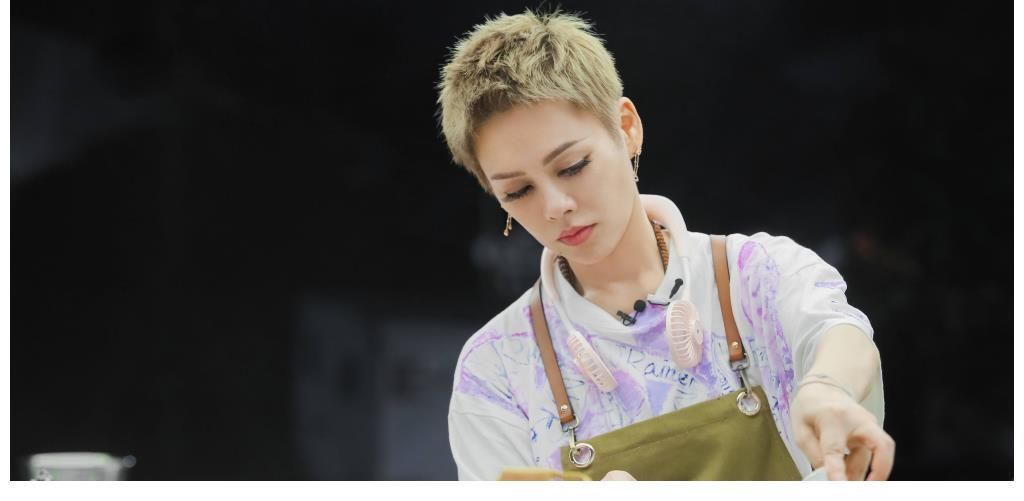 一季|中餐廳里姚安娜不認(rèn)識蔥和韭菜，周也的表情直接失控了，真是笑死了