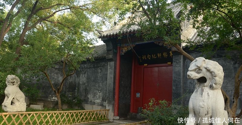 辛弃疾在秋天看着落叶,写下了一首哀婉的词,既有柔情也有爱国情!