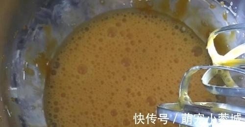 用电饭锅做蛋糕火了！不用分蛋不用发酵，分分钟搞定，比买的好吃