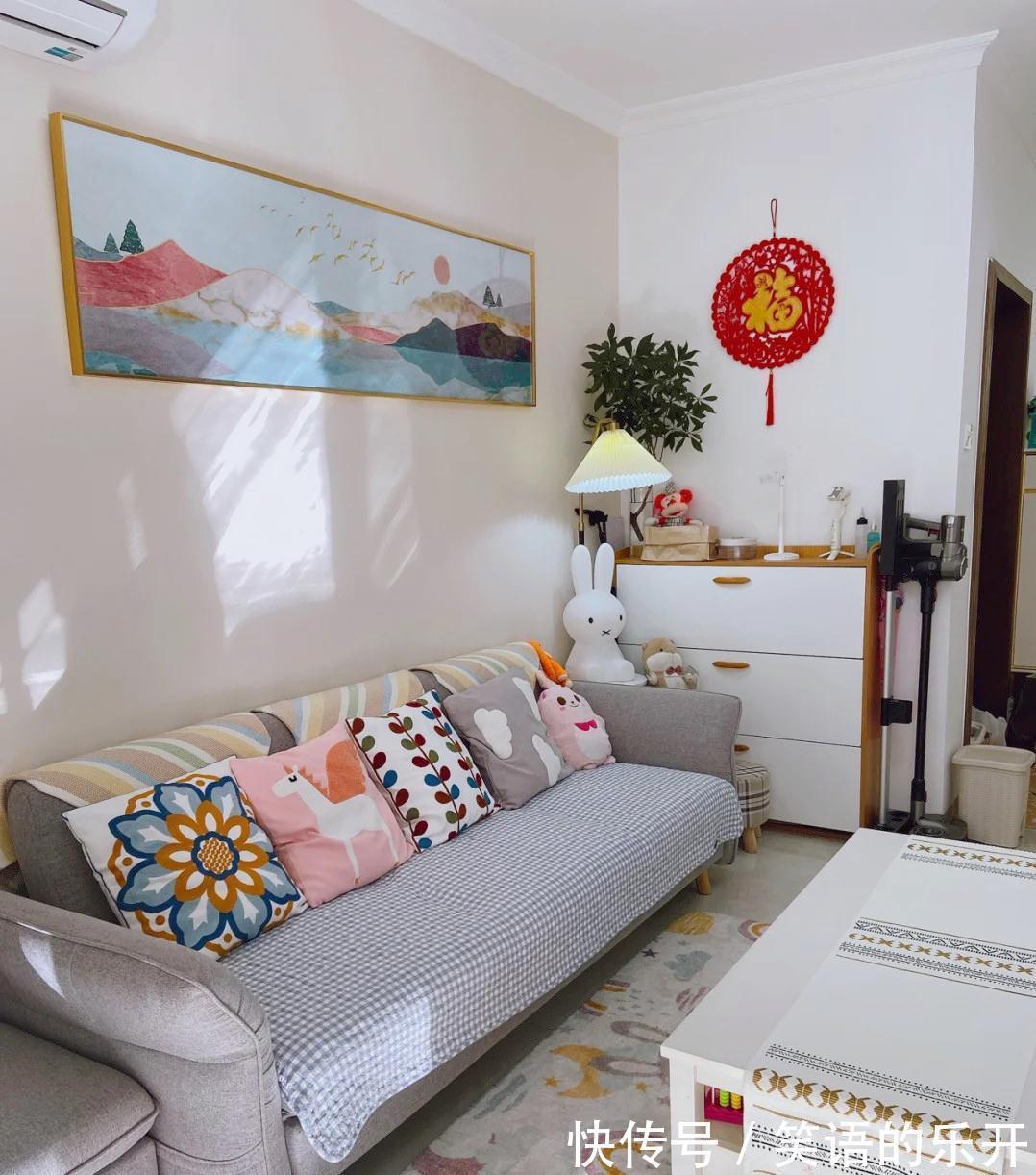 天花板|终于入住新家了,全屋不造型,天花板只做石膏线,温馨又舒适