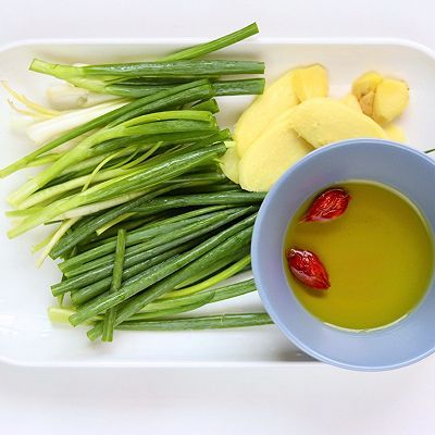 黄栀子|不加一滴水，多汁鲜嫩：盐焗鸡