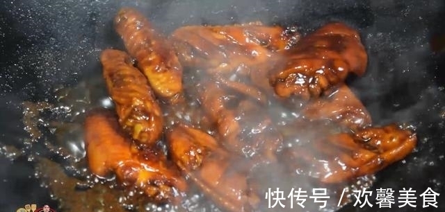 红烧鸡翅最好吃的做法，简单美味又馋人，看看你喜欢吃不？