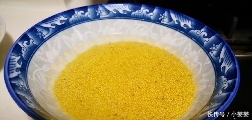 浓稠|熬小米粥时,直接下锅是不对的掌握3点,米粥浓稠米油多