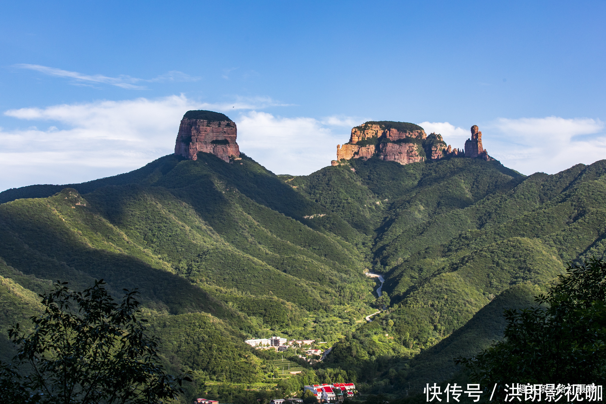 世界最大的天然回音壁在哪里打卡赞皇嶂石岩，丹崖翠壁风光无限