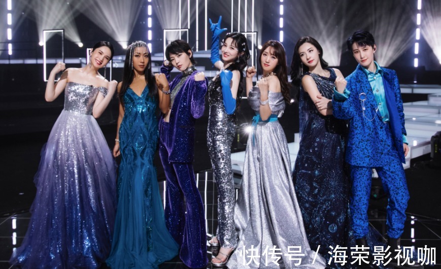 张柏芝|《姐姐2》成团之夜宣传海报，那英杨丞琳站最边边，C位成员好显眼