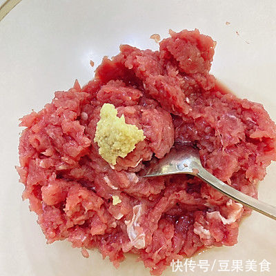 不用油皮、酥皮,照样酥脆的粉条肉酥饼