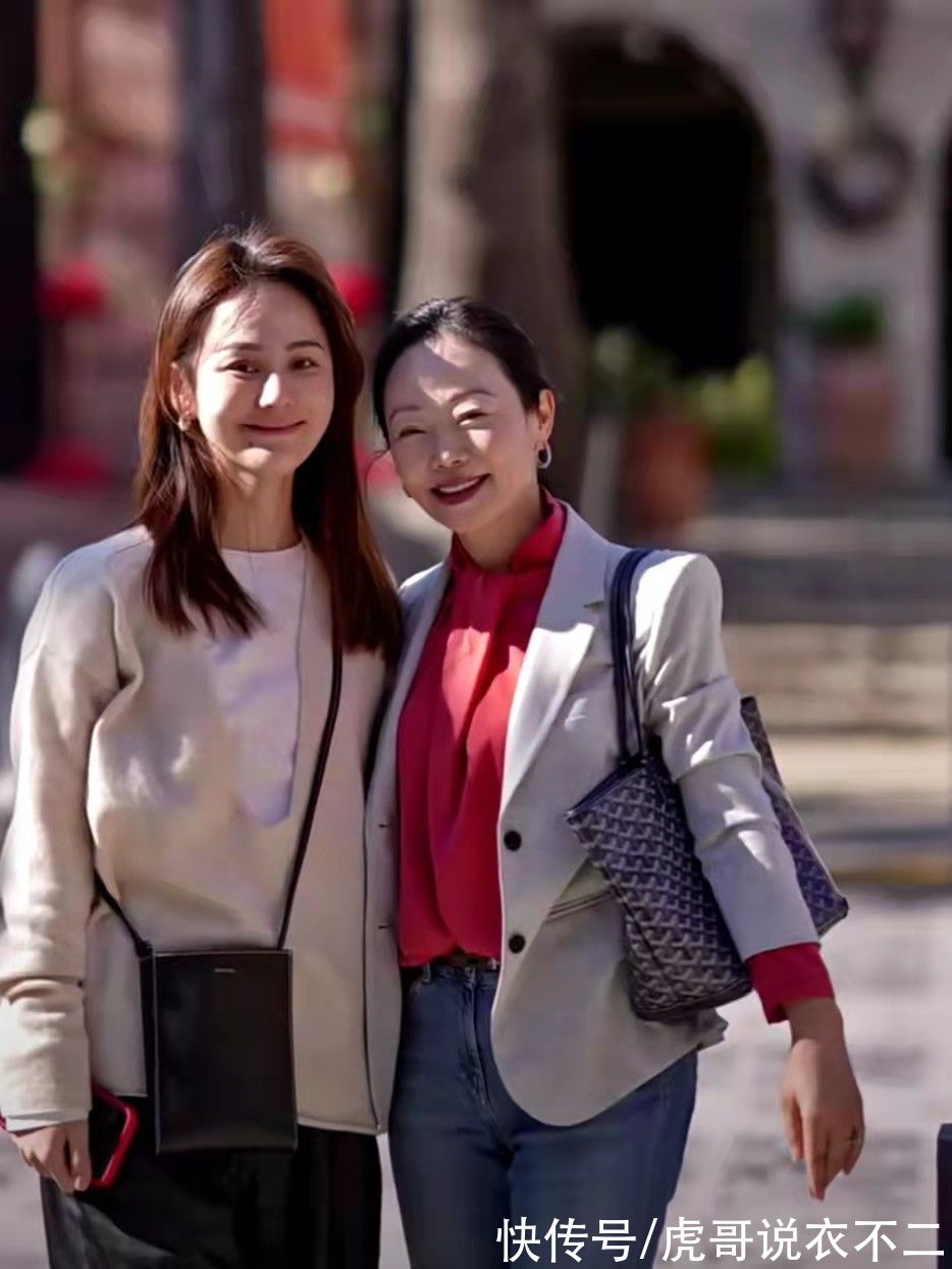 白色系|这位“妈妈辈”好会穿，4个技巧打造优雅气质，美成穿衣典范