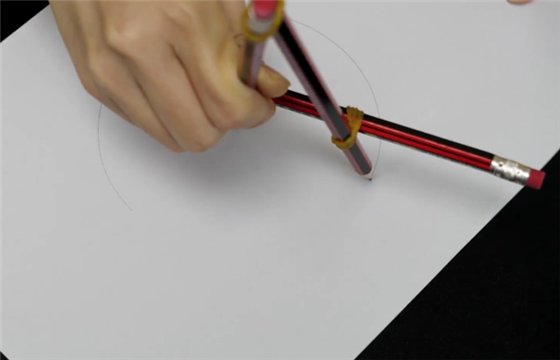 小孔|圆规不要花钱买，教你自制几个简易圆规，用起来比买的还好用