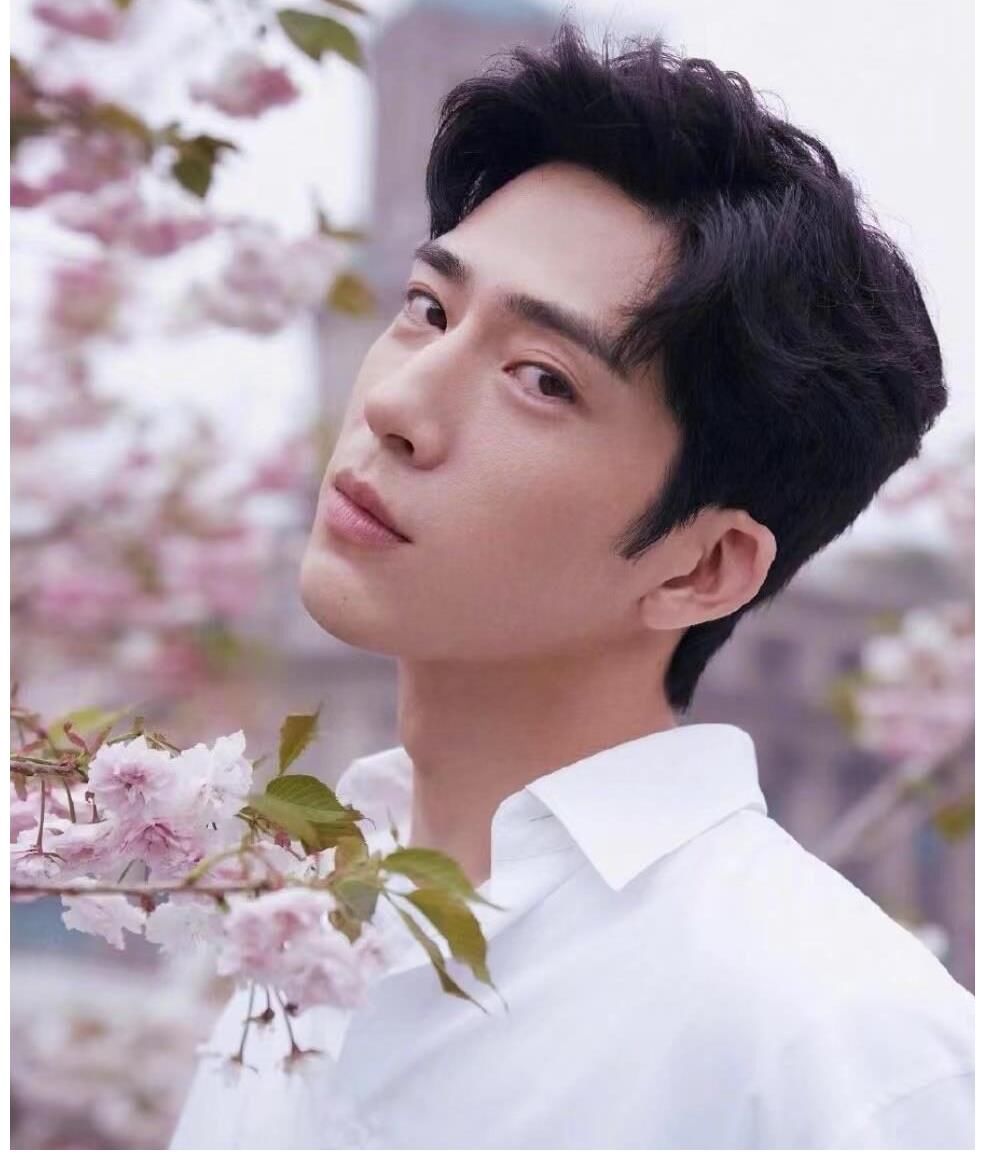 朋友請(qǐng)聽好2官宣，常駐嘉賓換人，粉絲不舍易烊千璽