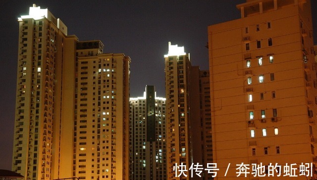 炒房客|一边是住房过剩,一边是买不起房?“国家智囊”提出两个解决方案