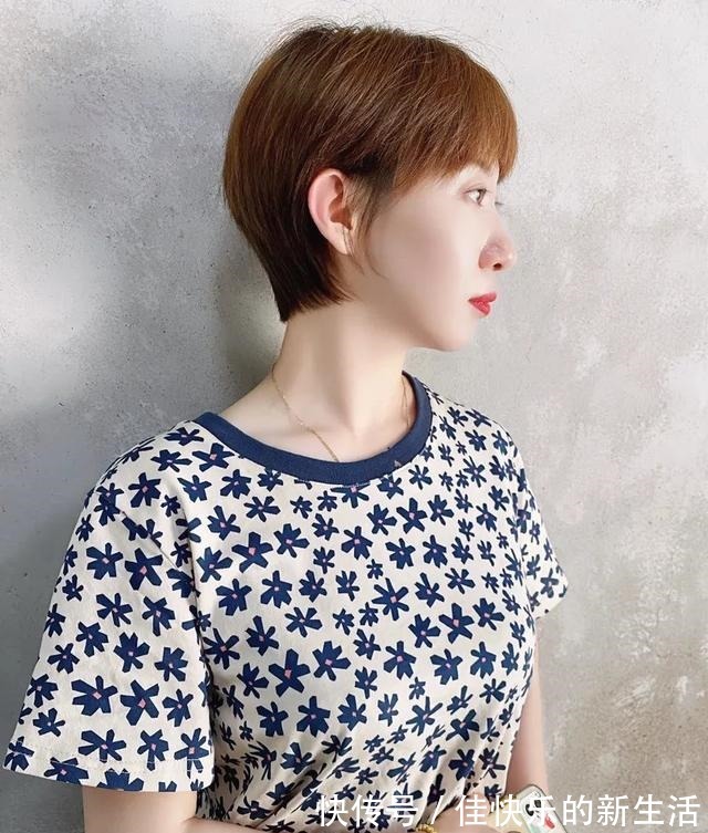 洋气 40岁左右的女性，发型这样剪，时尚年轻不老气！