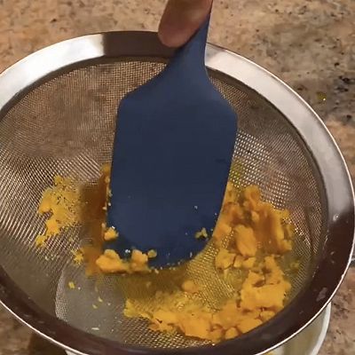 蛋黄水|流心奶黄月饼