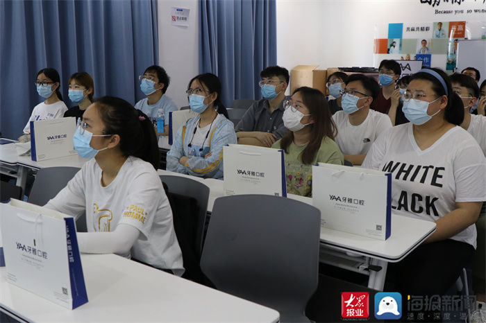 泰安|山东第一医科大学吴长春教授携学生一行到泰安牙雅口腔医院见习