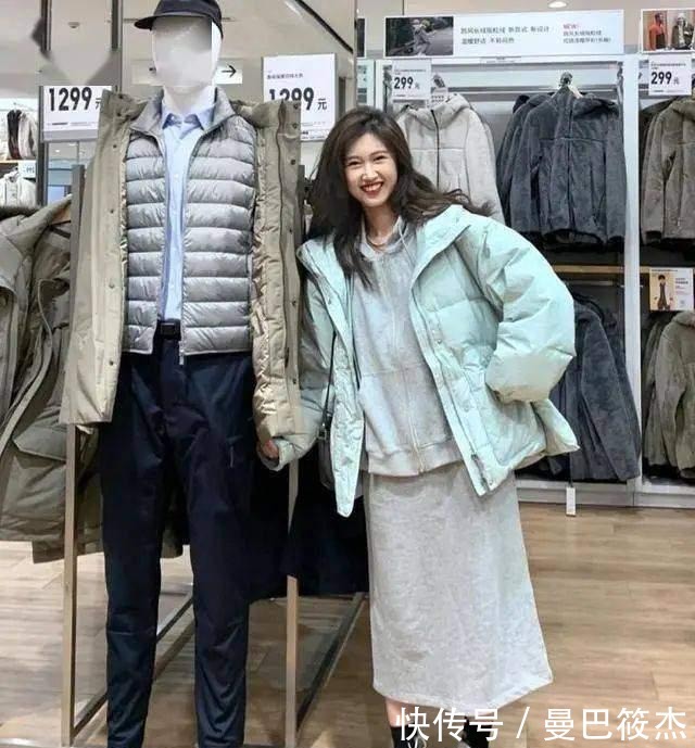 2021最流行这样穿，卫衣+阔腿裤，搭什么鞋子都好看