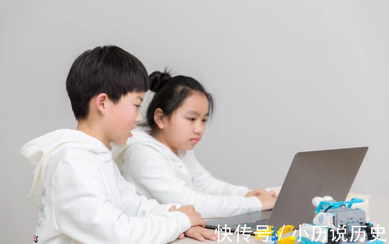 学霸|学霸儿童会有“4个特征”,占一个前途无量,家长要重视教育