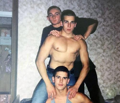 健美运动员|男子健身练出健美真空腹, 身材魁梧, 退役后却当上了服装设计师!