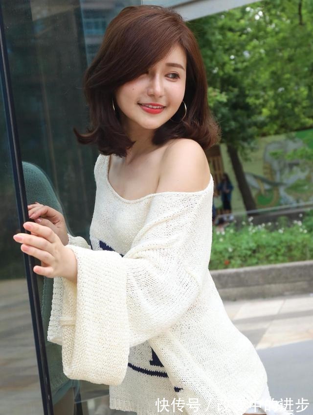 宽松 宽松针织衫清凉舒适,简约又有型,字母的印花设计增添几分时尚感!