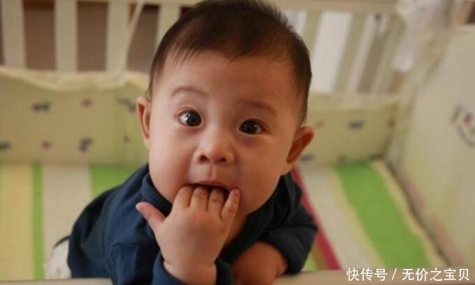 小手|这个时期,宝宝吃手越吃越聪明,若错过就可惜了!你家做对了吗?