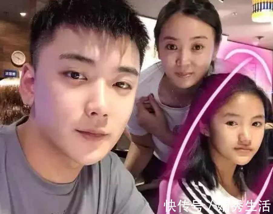 她是变形记最美农村女孩,被富妈妈收养宠成公主,网友:认不出