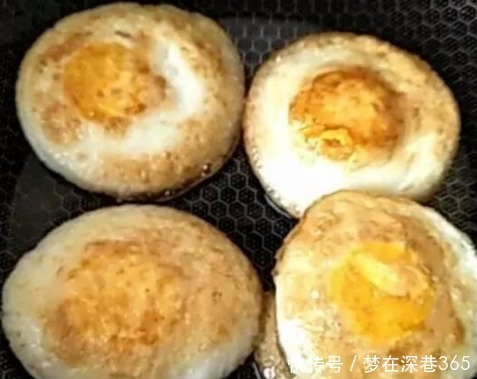 一个鸡蛋一个勺子,不要一滴水,这种新吃法!大人小孩抢着吃