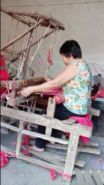 搞笑|搞笑GIF:少年这是三级跳比赛,不是跑步比赛,原谅我不厚道的笑了。