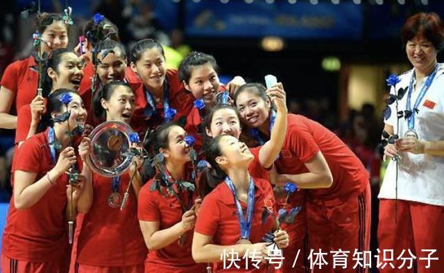 朱婷|一声叹息!中国女排跌出前二,干着急!三名关键人物迟迟不动手