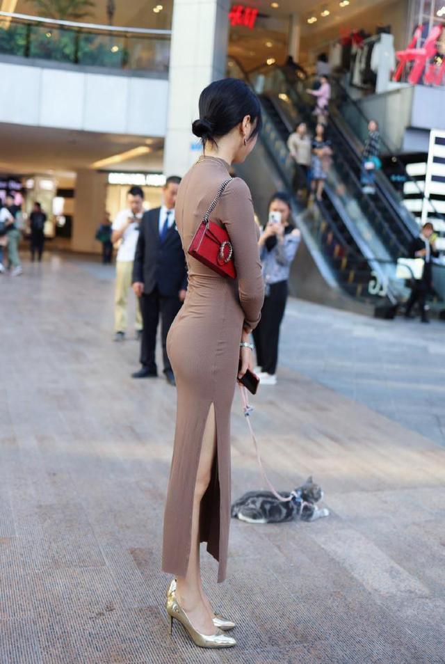 非常养眼的淑女气质穿搭,看背影就已经让人一眼万年