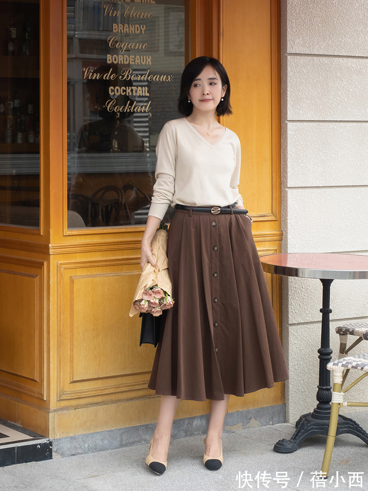 包臀裙 秋季还是穿“过膝裙”最优雅,选这4款搭配毛衣、针织衫,真高级