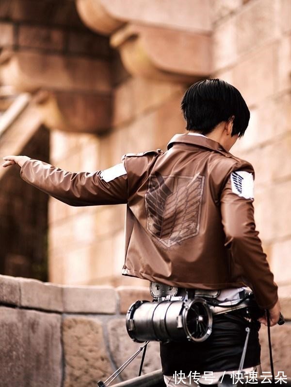 三笠|《进击的巨人》神级COSPLAY,埃尔文团长神似美队,兵长岂止1米6