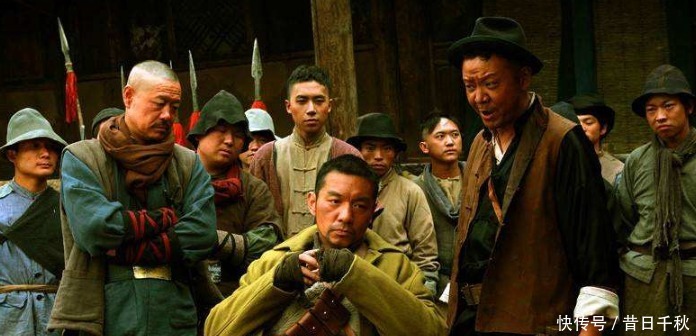 匪首|此人打伤匪首后逃出国,意外被老外封王,还顺便带回一物!