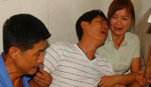 爸爸|“手机就那么重要吗”女儿渴望父爱怒砸手机，父亲一巴掌酿成惨剧