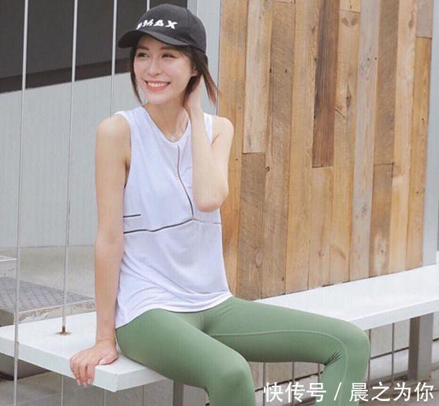 美女 -时尚潇洒的打底裤美女,突显魅力小蛮腰,非常招人喜欢!