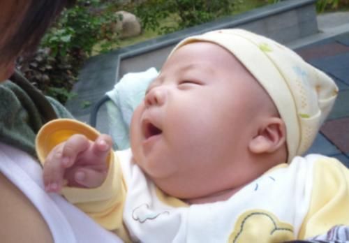 婴儿味|为什么宝宝身上的婴儿味，别人很难忍受，而爸妈却非常喜欢闻呢？