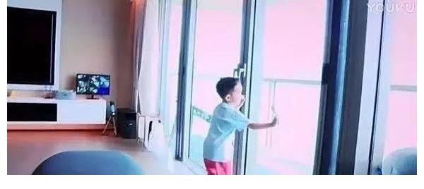 10㎡筒子樓到上億豪宅，陳小春再次“披荊斬棘”，這次又火了