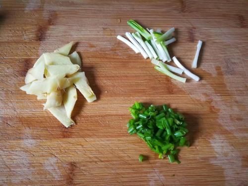 小年前后，豆腐和它是绝配，等于“补钙汤”，补钙长个头，营养好消化