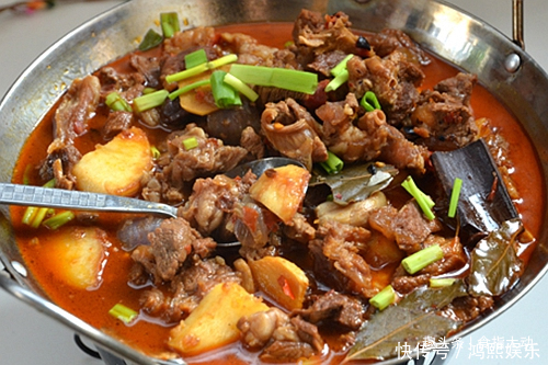 做几道家人都爱吃的菜肴,有荤有素端上桌,让人馋涎欲滴!