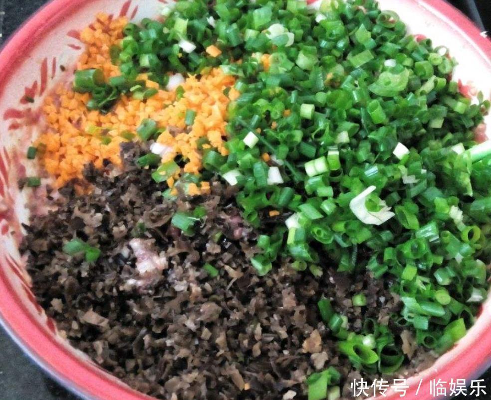 饺子馅|天冷吃饺子,我家只包这饺子馅,保护眼睛长个子,孩子可要多吃