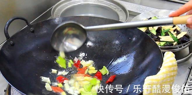 解暑|炎炎夏季,把这3样素菜一起炒,营养清淡,常吃解暑润燥又开胃!