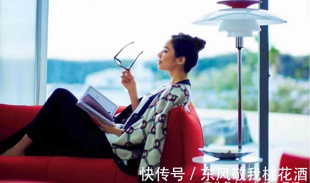 优雅 又是一场时尚大戏!日杂短发模特的“华丽穿搭”,不愧是优雅高手