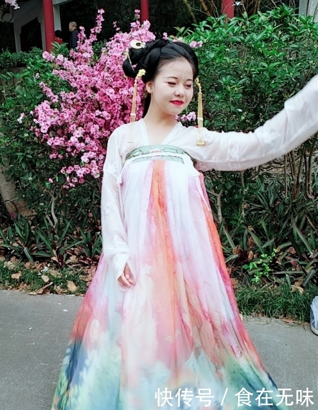 女大学生|女大学生每天穿汉服上课逛街,称“文化力量强大不在乎他人眼光